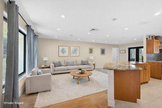 749 W Rambling Drive, Wellington, FL 33414