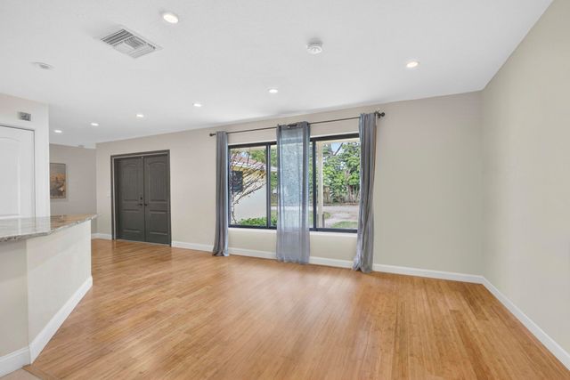 749 W Rambling Drive, Wellington, FL 33414