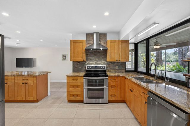 749 W Rambling Drive, Wellington, FL 33414