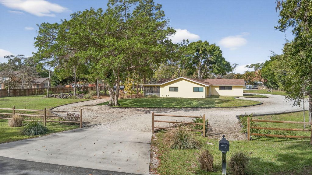 749 W Rambling Drive, Wellington, FL 33414