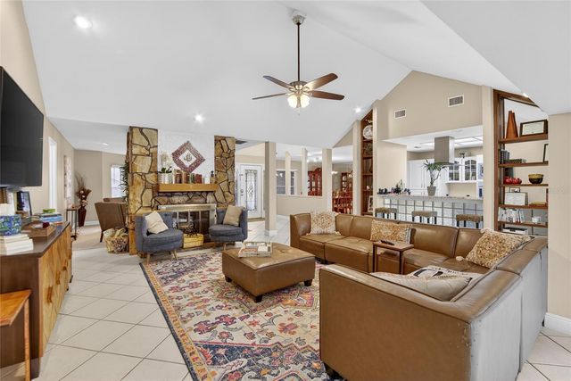 133 BARRINGTON DRIVE, Brandon, FL 33511