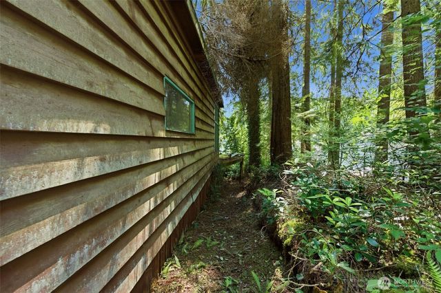 605 SW Lake Roesiger Road, Snohomish, WA 98290