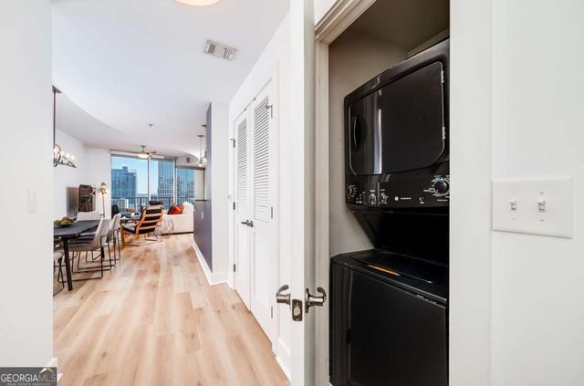 20 10th Street NW 1402, Atlanta, GA 30309