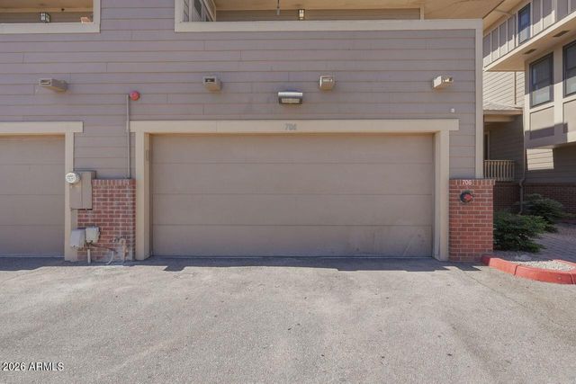 706 S BECK Avenue, Tempe, AZ 85281