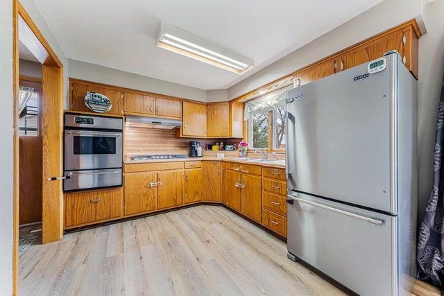 801 BOMIER STREET, De Pere, WI 54115