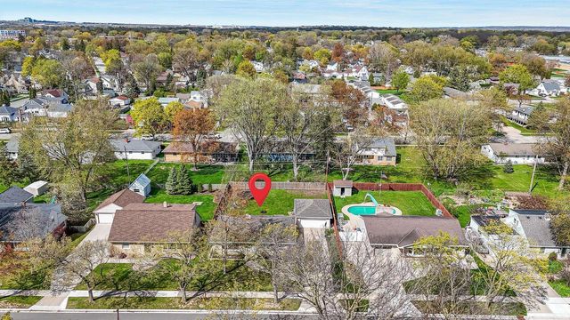 801 BOMIER STREET, De Pere, WI 54115