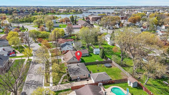 801 BOMIER STREET, De Pere, WI 54115