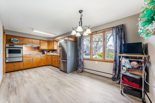 801 BOMIER STREET, De Pere, WI 54115