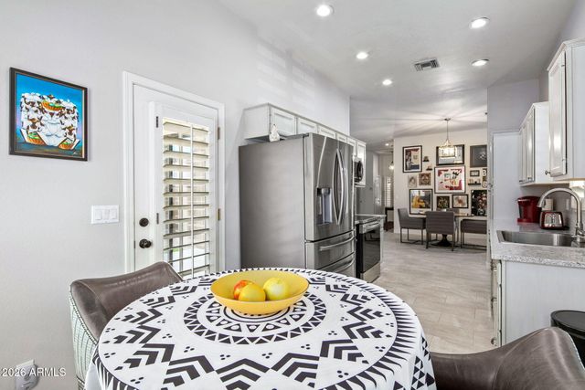 37206 N TRANQUIL Trail 22, Carefree, AZ 85377