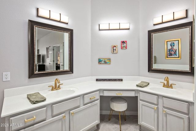 37206 N TRANQUIL Trail 22, Carefree, AZ 85377