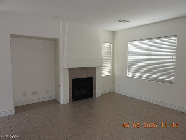 42 Sandy Bunker Lane, Las Vegas, NV 89148