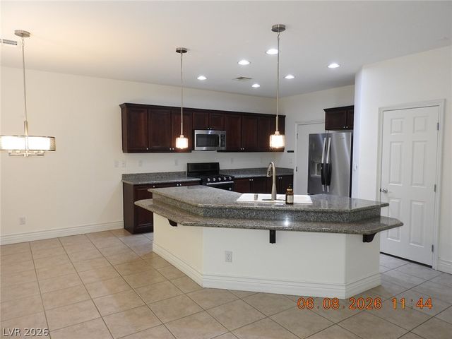 42 Sandy Bunker Lane, Las Vegas, NV 89148