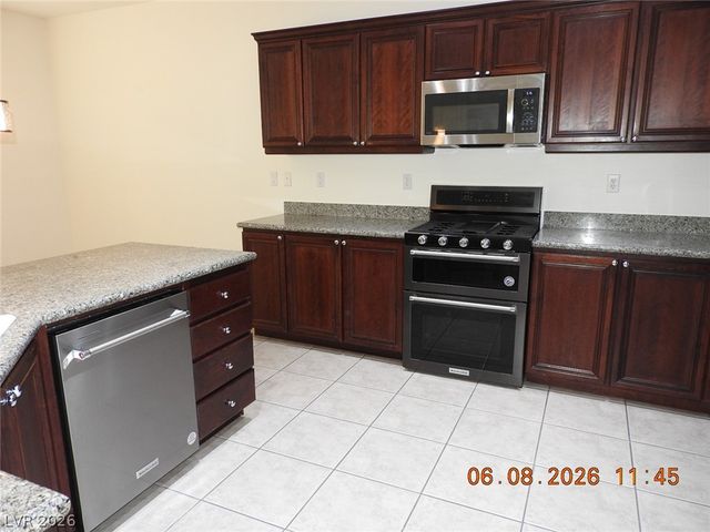 42 Sandy Bunker Lane, Las Vegas, NV 89148