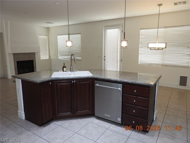 42 Sandy Bunker Lane, Las Vegas, NV 89148