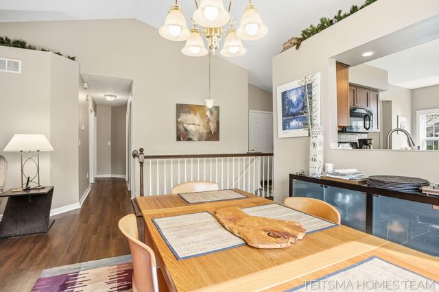 15443 Winchester Circle, Grand Haven, MI 49417