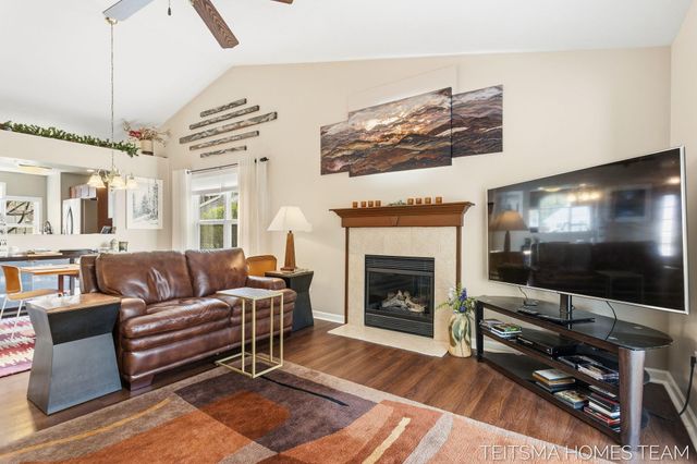 15443 Winchester Circle, Grand Haven, MI 49417