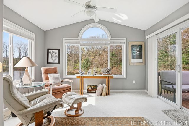 15443 Winchester Circle, Grand Haven, MI 49417