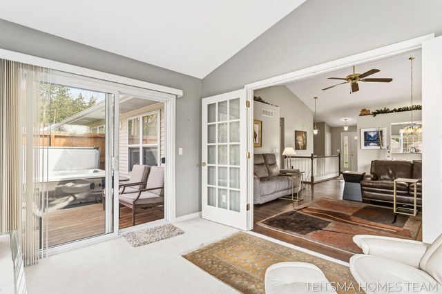 15443 Winchester Circle, Grand Haven, MI 49417