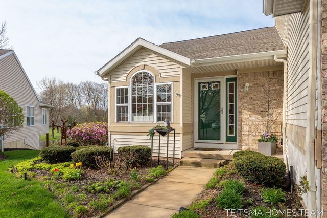 15443 Winchester Circle, Grand Haven, MI 49417