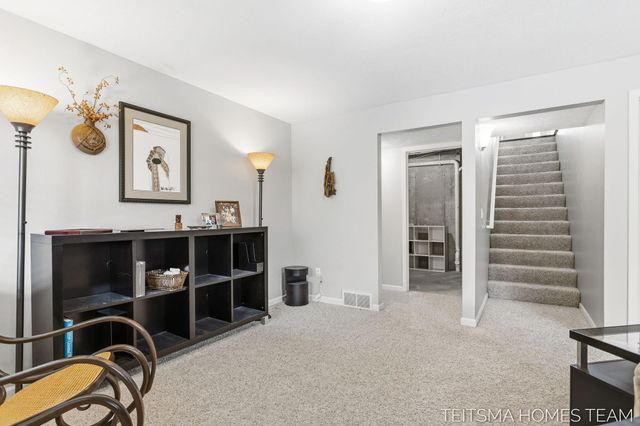 15443 Winchester Circle, Grand Haven, MI 49417