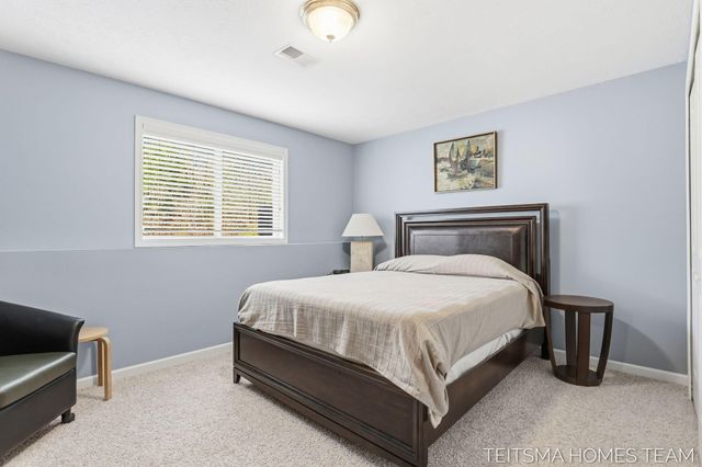 15443 Winchester Circle, Grand Haven, MI 49417