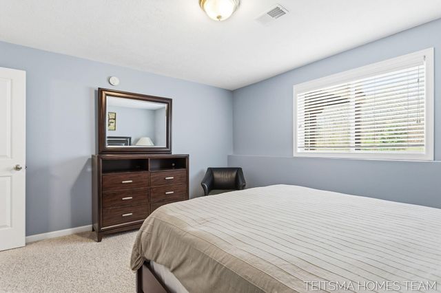 15443 Winchester Circle, Grand Haven, MI 49417