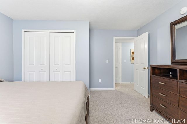 15443 Winchester Circle, Grand Haven, MI 49417