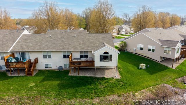 15443 Winchester Circle, Grand Haven, MI 49417