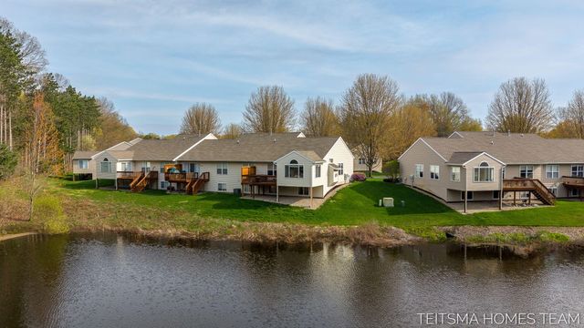 15443 Winchester Circle, Grand Haven, MI 49417