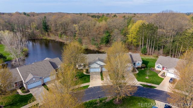 15443 Winchester Circle, Grand Haven, MI 49417