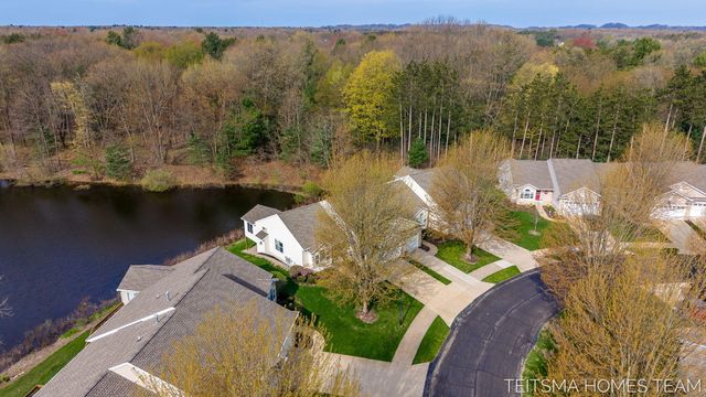 15443 Winchester Circle, Grand Haven, MI 49417