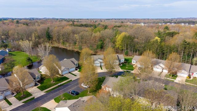 15443 Winchester Circle, Grand Haven, MI 49417
