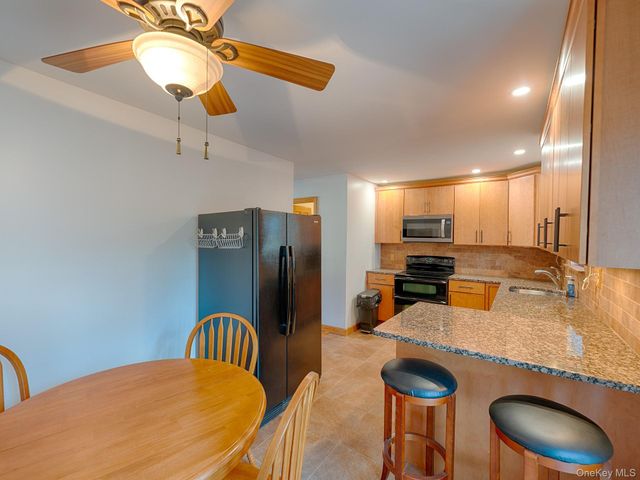 4 Forge Gate Drive F2B, Cold Spring, NY 10516