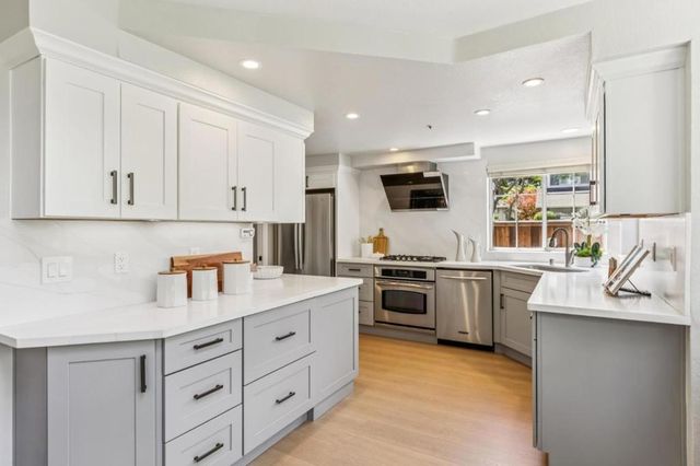 516 Saint Vincent Lane, Foster City, CA 94404