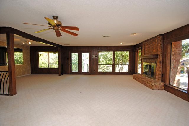 190 Dawns Edge Drive, Conroe, TX 77356