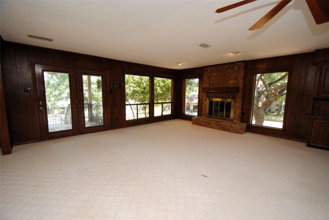 190 Dawns Edge Drive, Conroe, TX 77356