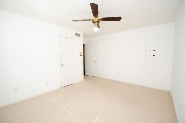 190 Dawns Edge Drive, Conroe, TX 77356