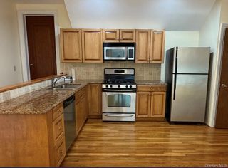 5 Candlewood Court, Thornwood, NY 10594