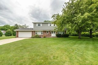 1211 W Marion Road, Arlington Heights, IL 60004