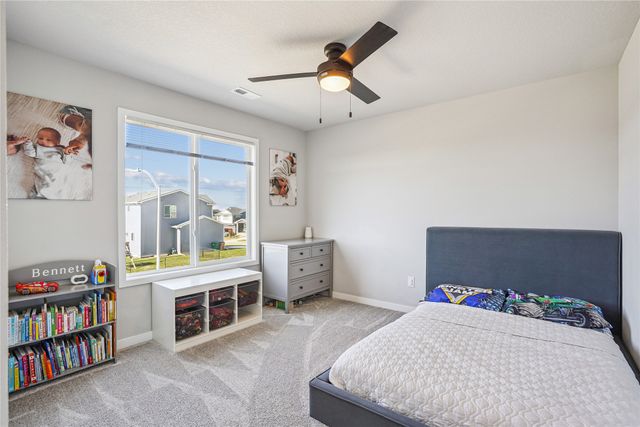 1806 E 19th Court, Norwalk, IA 50211