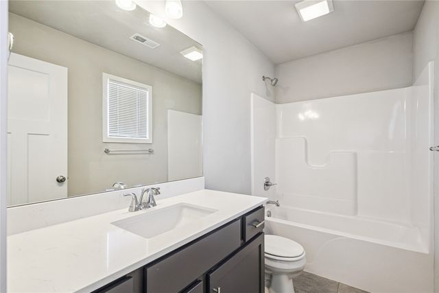 1806 E 19th Court, Norwalk, IA 50211