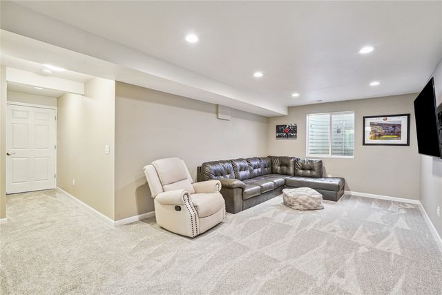 1806 E 19th Court, Norwalk, IA 50211