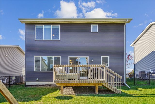 1806 E 19th Court, Norwalk, IA 50211