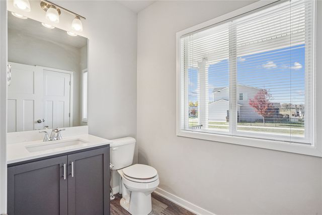 1806 E 19th Court, Norwalk, IA 50211