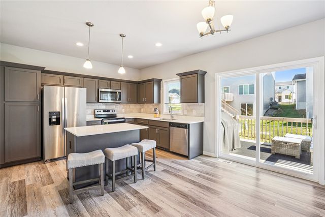 1806 E 19th Court, Norwalk, IA 50211