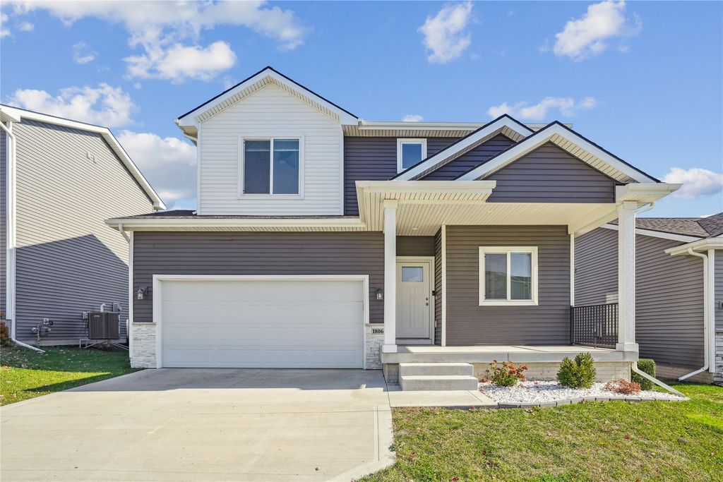 1806 E 19th Court, Norwalk, IA 50211