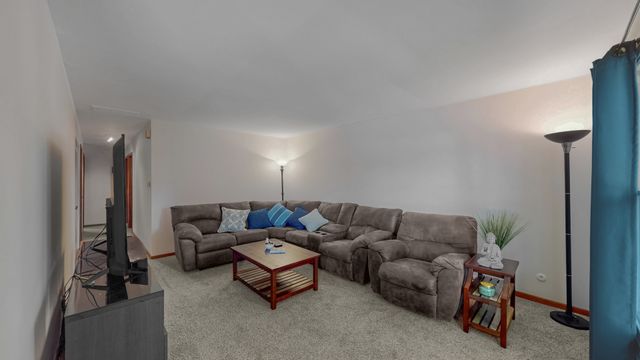 2017 Sanford Avenue, New Lenox, IL 60451