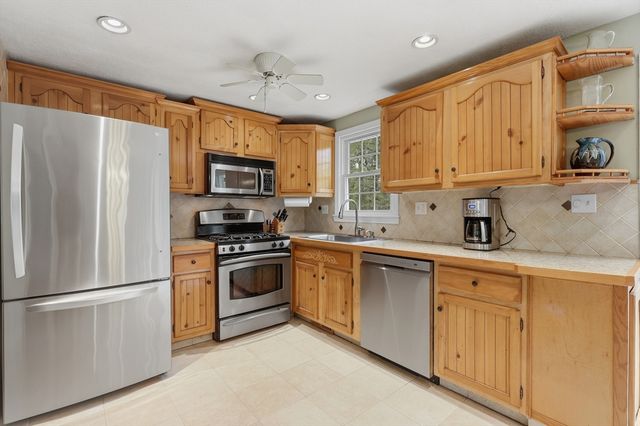 12 Village Lane, Billerica, MA 01862