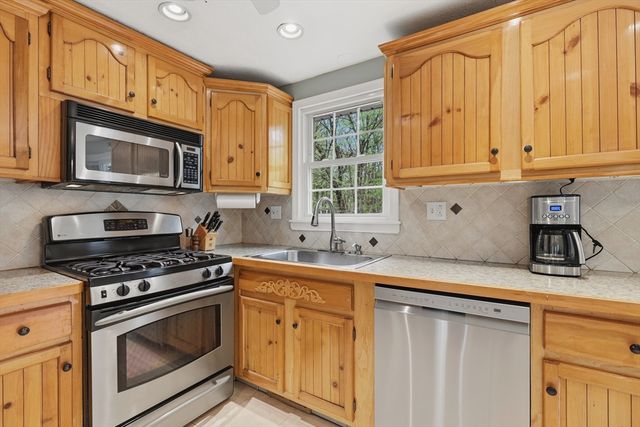 12 Village Lane, Billerica, MA 01862