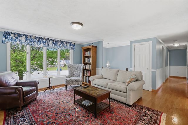 12 Village Lane, Billerica, MA 01862